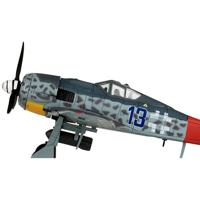 Модель истребителя FW 190A-8, Германия 1944, 1:72  